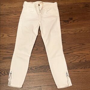 White Skinny Jeans with Zipper Details